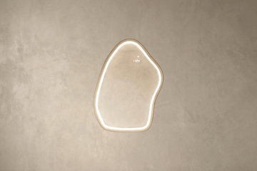 Zrkadlá v dekoratívnom ráme